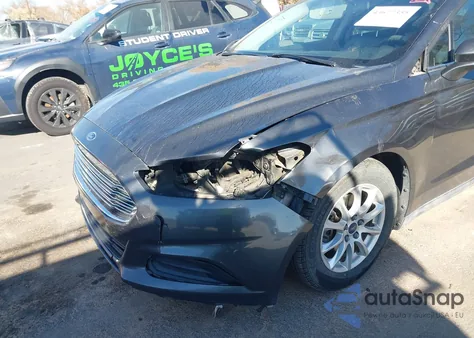 2015 Ford Fusion S z USA, uszkodzony, nr VIN 3FA6P0G75FR131576